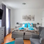 Sweethome - Ruhig - Grosse Kueche, Balkon, Stellplatz, Wifi