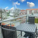 Sweethome - Ruhig - Grosse Kueche, Balkon, Stellplatz, Wifi